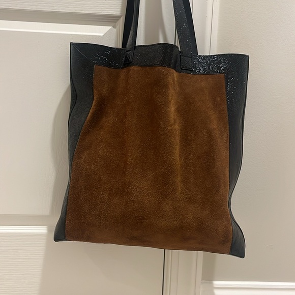 Gucci Suede Tote Bag. Brown Suede with crackle, pet and leather trim. - Picture 4 of 5